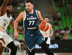 TK体育- 东契奇遭严防无碍拆解防守 关键球金鸡独立羞辱kd 