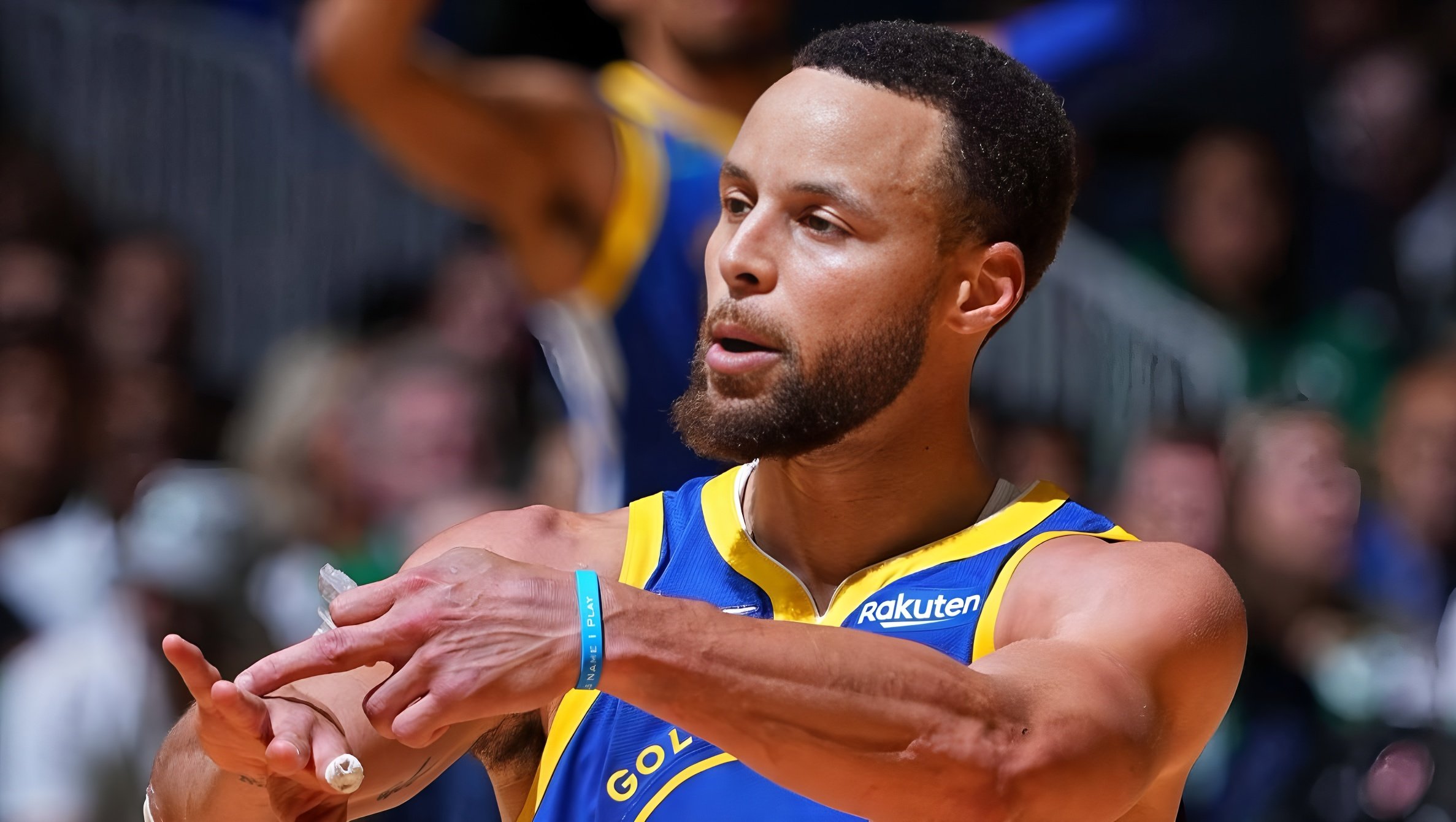 TK体育直播- 巴特勒爆冷击败澳大利亚队,爆冷引爆全场视频